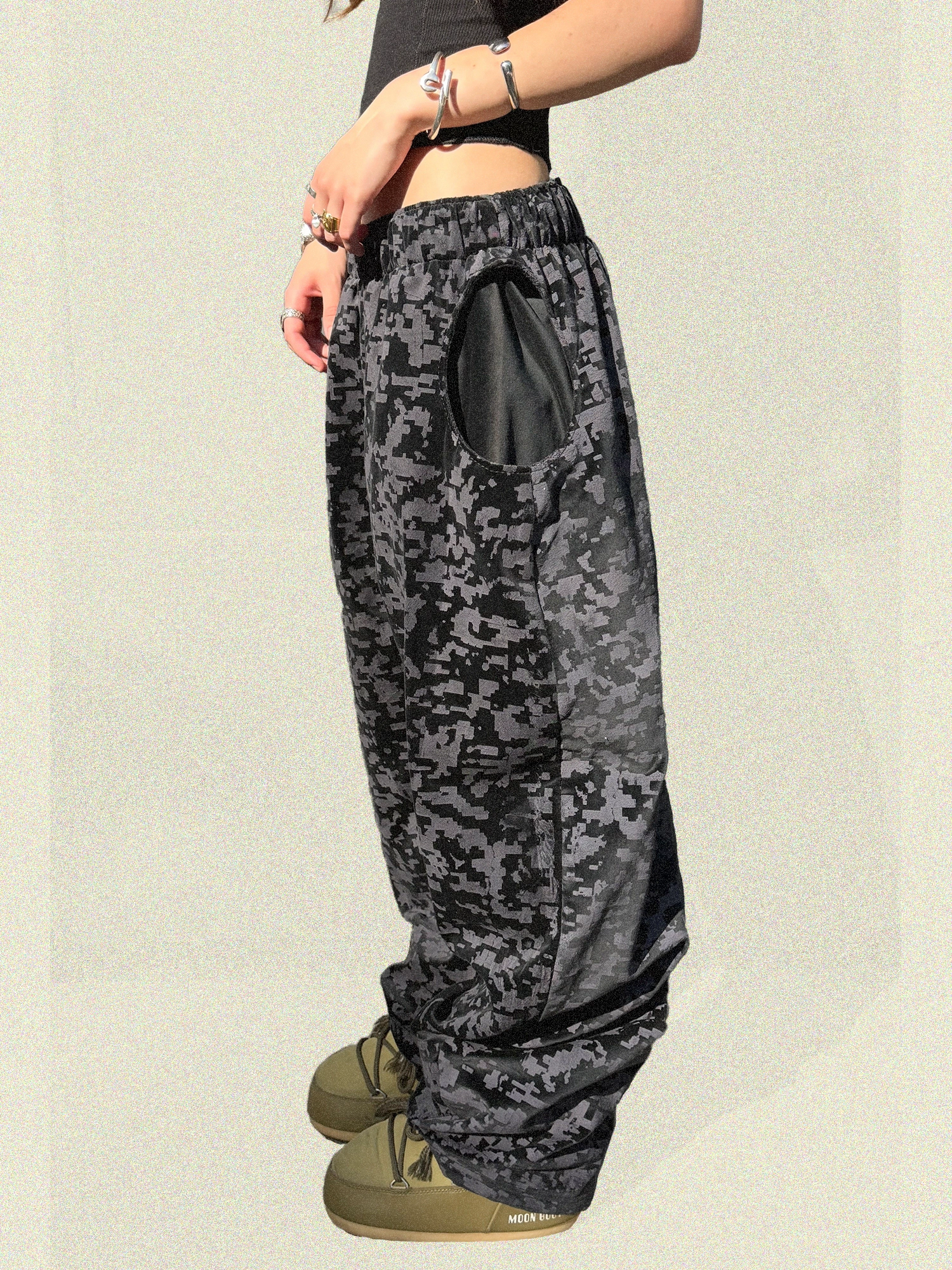 CUSTOM VELVET SWEATS — 2. kép
